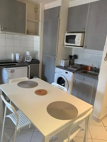 Centre Croisette アパート *